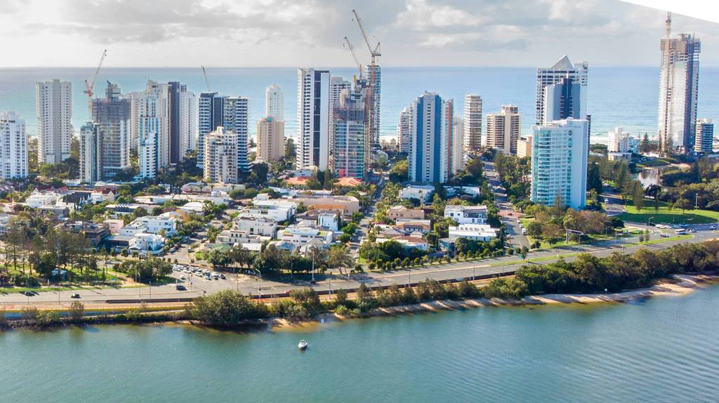 Walking to the Gold Coast Marathon start from Main Beach